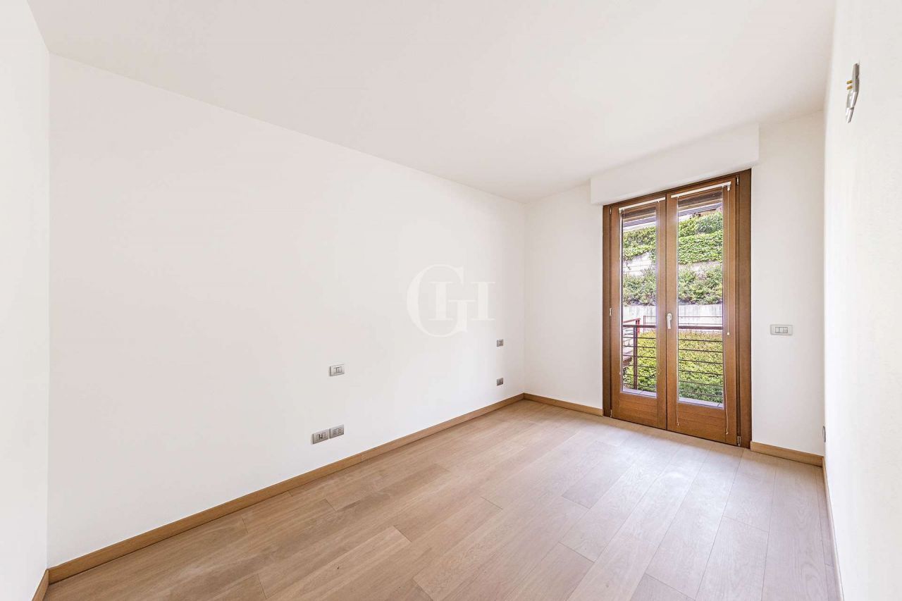 Квартира у озера Гарда, Италия, 80 м2 фото 4