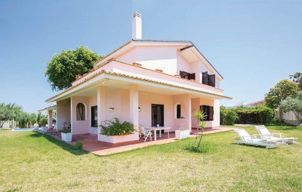 Вилла в Бриатико, Италия, 300 м2 фото 1
