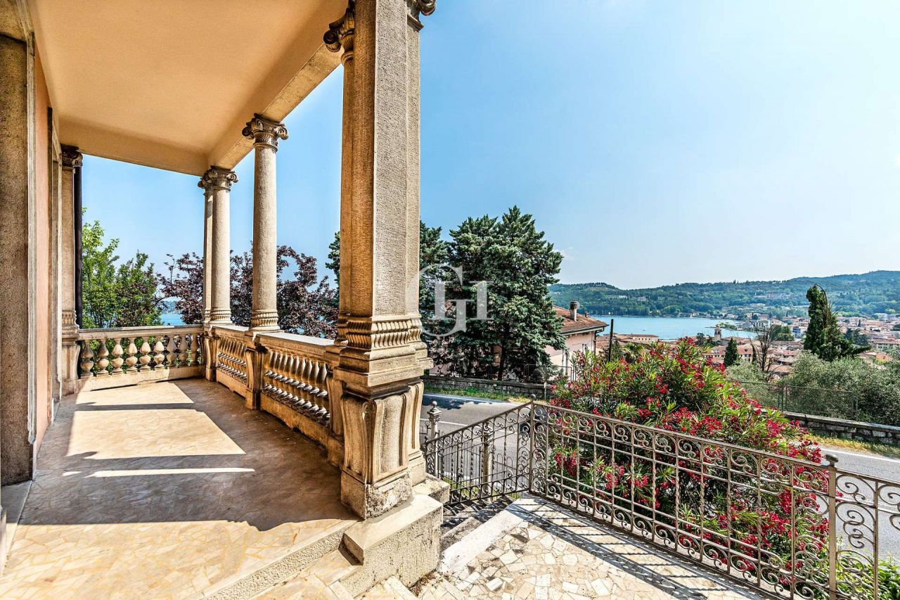 Вилла у озера Гарда, Италия, 742 м2 фото 1