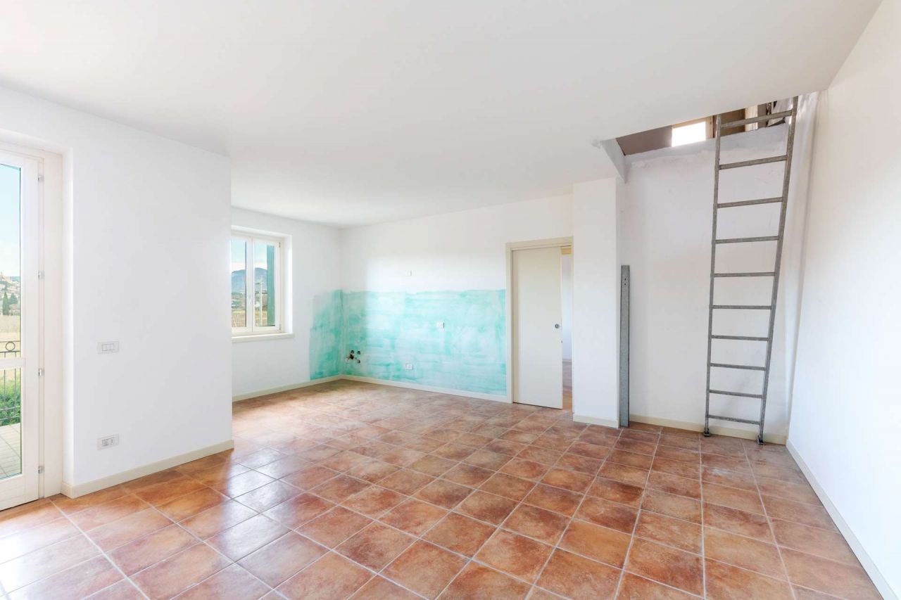 Квартира у озера Гарда, Италия, 98.5 м2 фото 5