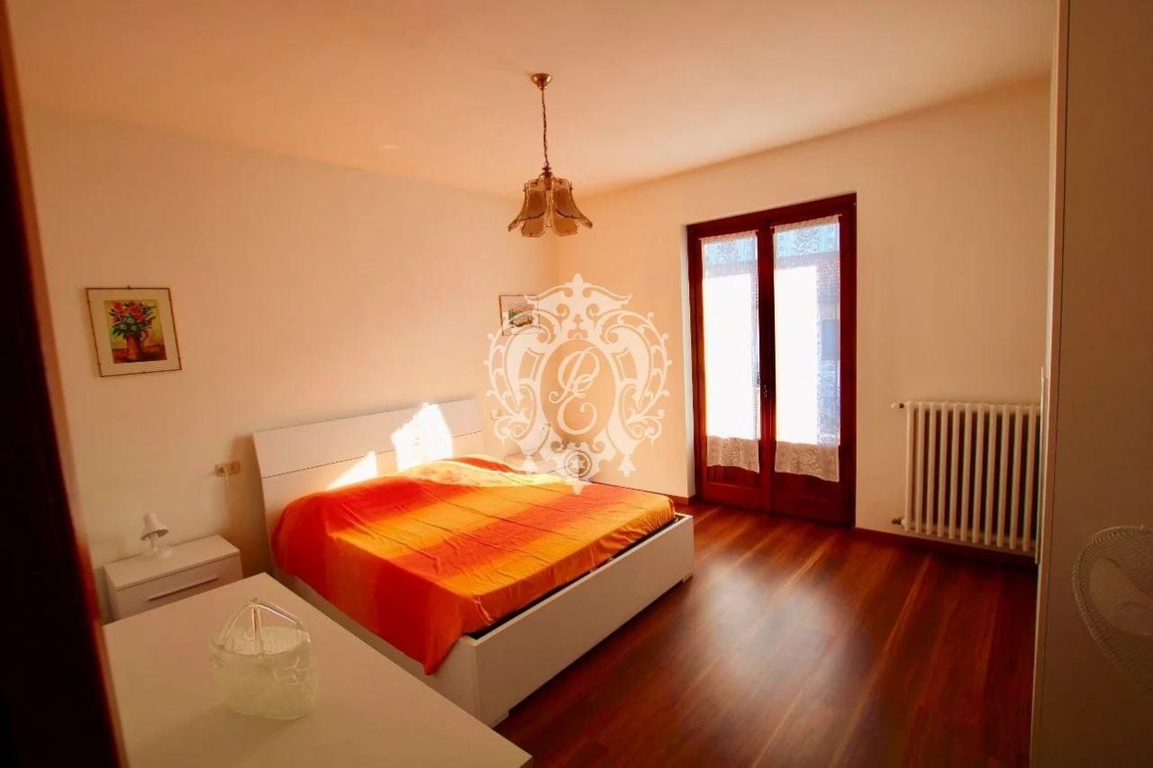 Вилла в Тремеццине, Италия, 300 м2 фото 5