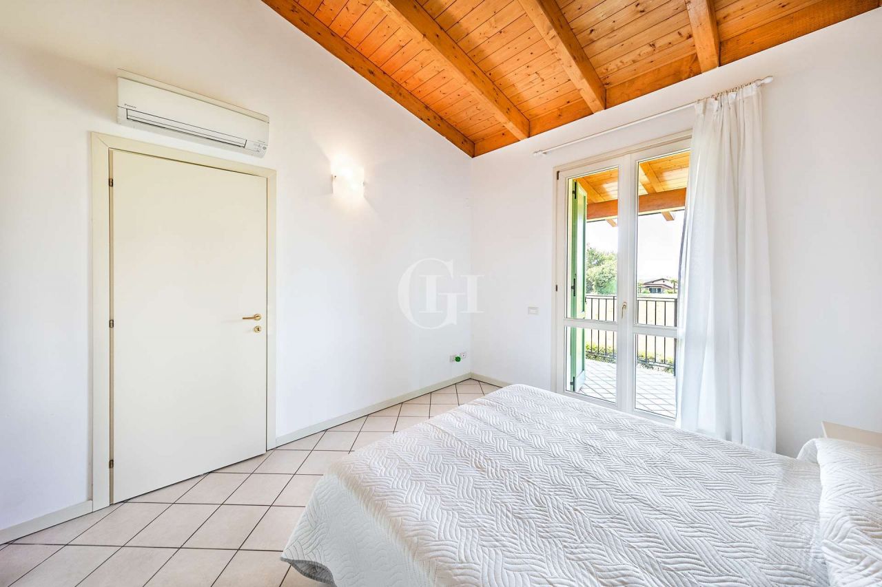 Апартаменты у озера Гарда, Италия, 78 м2 фото 3