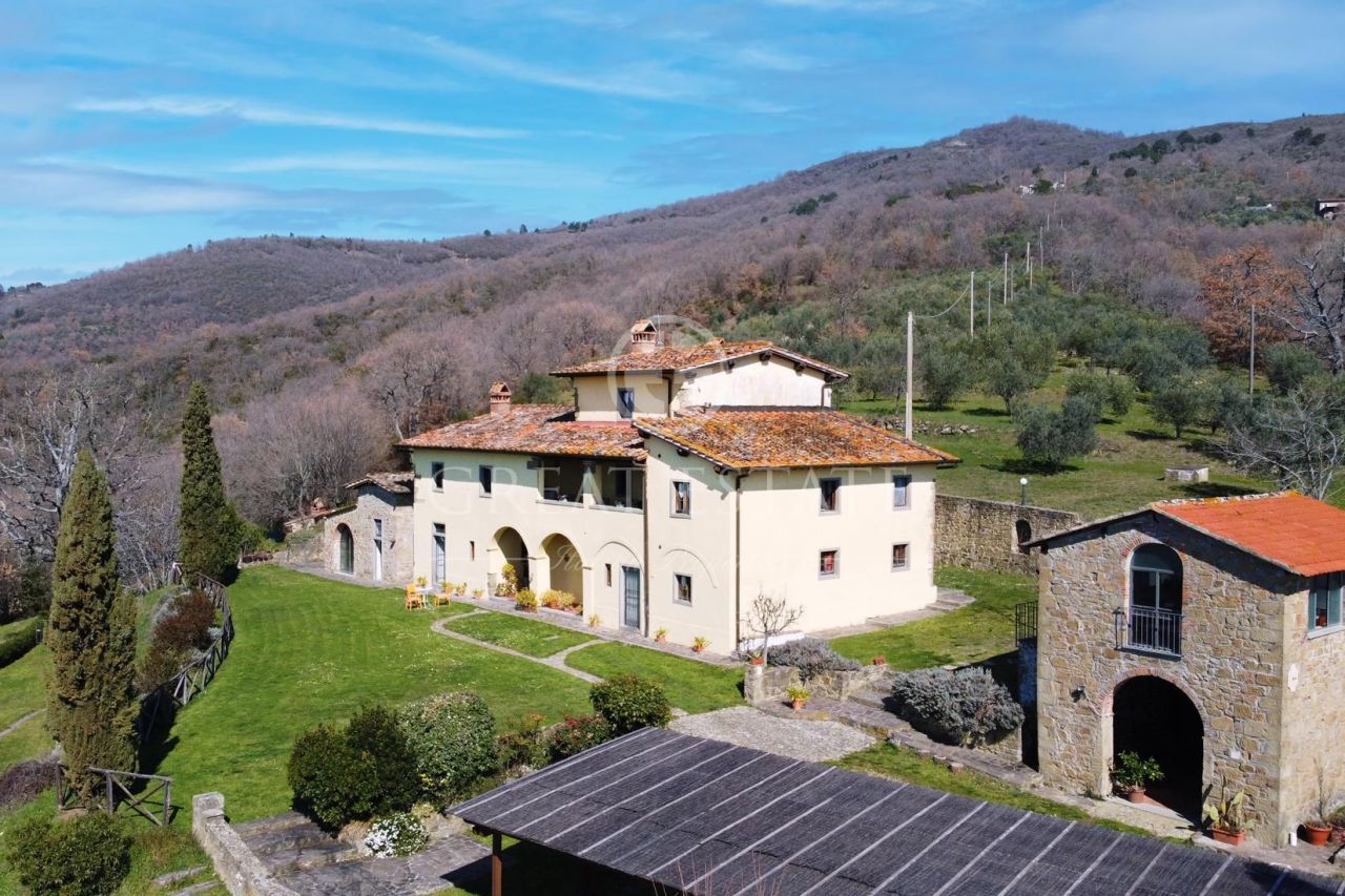 Дом Loro Ciuffenna, Италия, 395 м2 фото 1