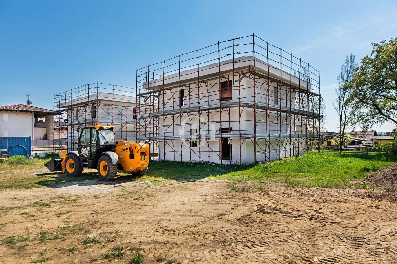 Вилла у озера Гарда, Италия, 210 м2 фото 3
