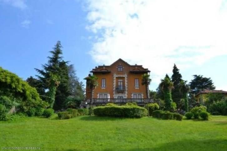 Дом у озера Маджоре, Италия, 970 м2 фото 2