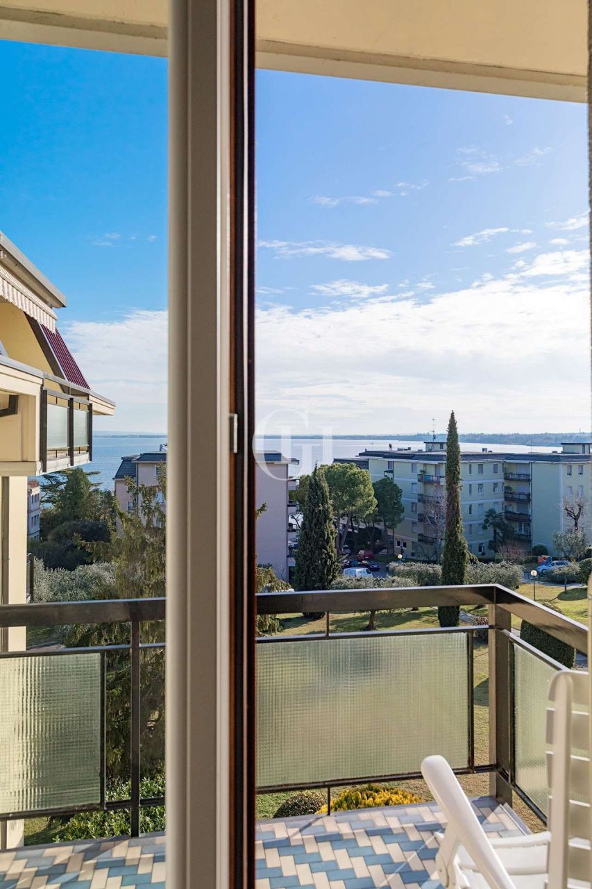 Квартира у озера Гарда, Италия, 120 м2 фото 3