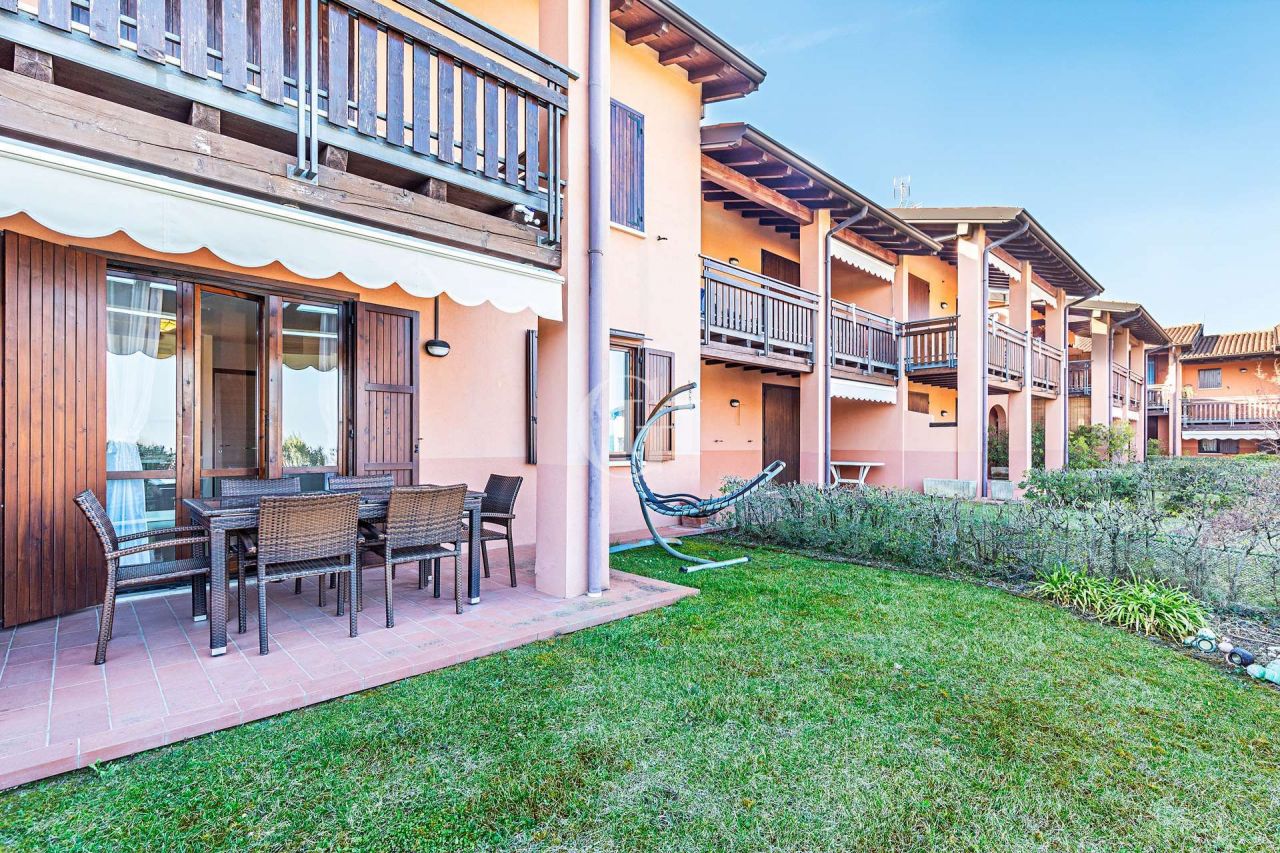 Квартира у озера Гарда, Италия, 75 м2 фото 3