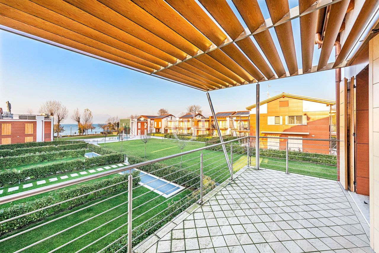 Апартаменты у озера Гарда, Италия, 102 м2 фото 1