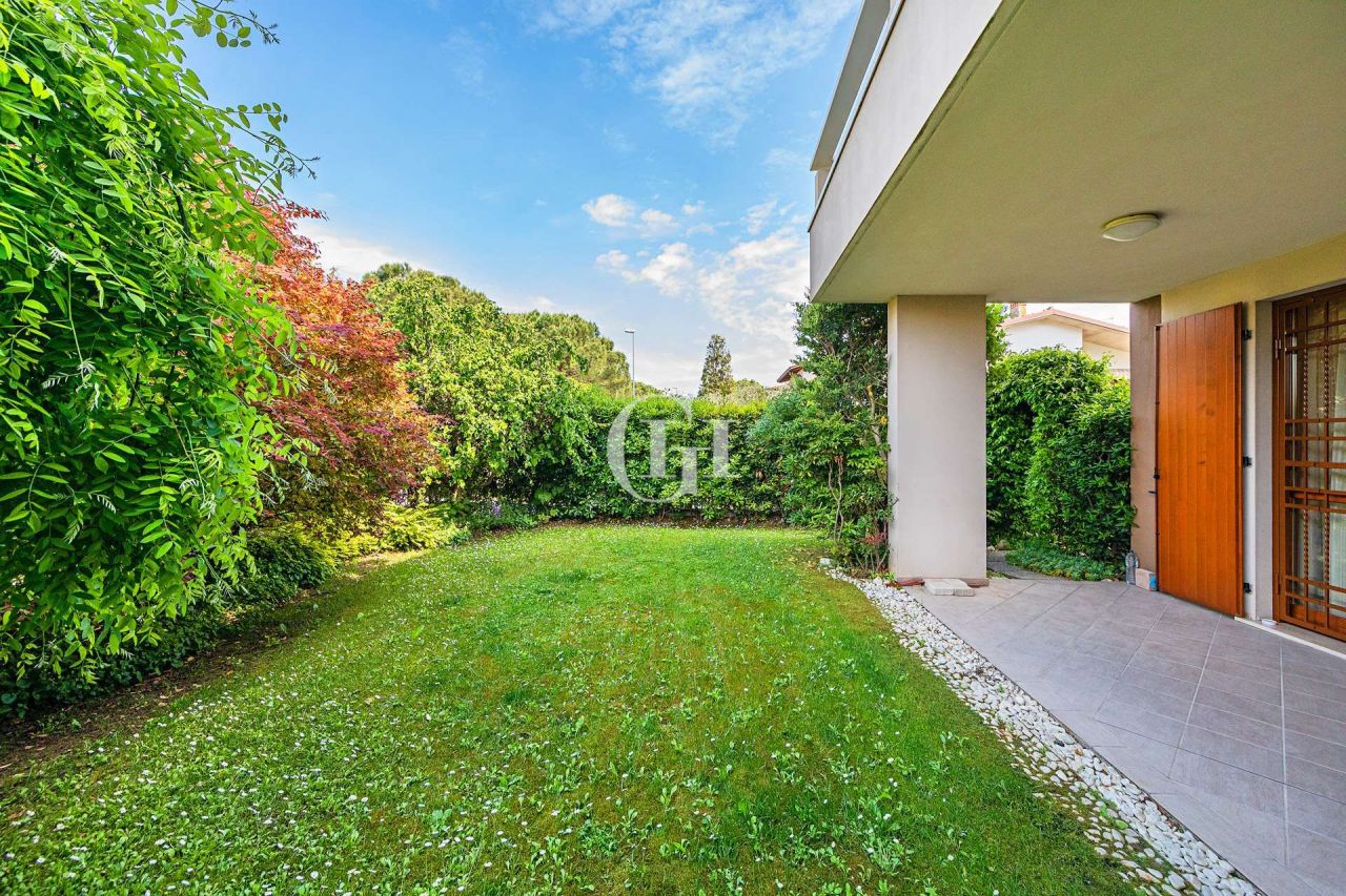 Апартаменты у озера Гарда, Италия, 64 м2 фото 4