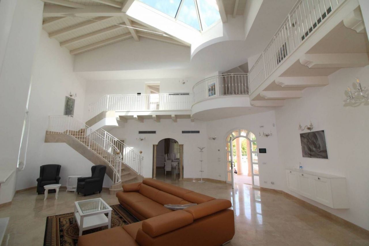 Вилла в Форте деи Марми, Италия, 400 м2 фото 2