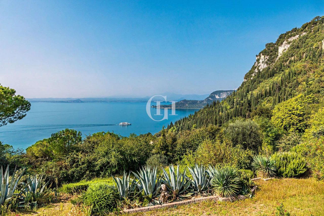 Квартира у озера Гарда, Италия, 180 м2 фото 2