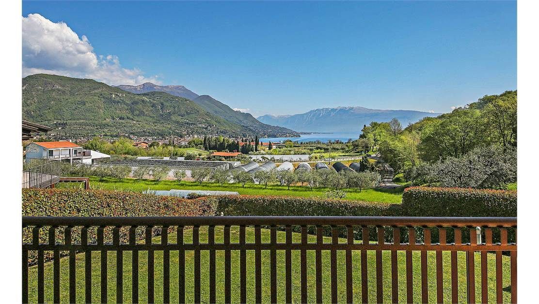 Вилла у озера Гарда, Италия, 350 м2 фото 2
