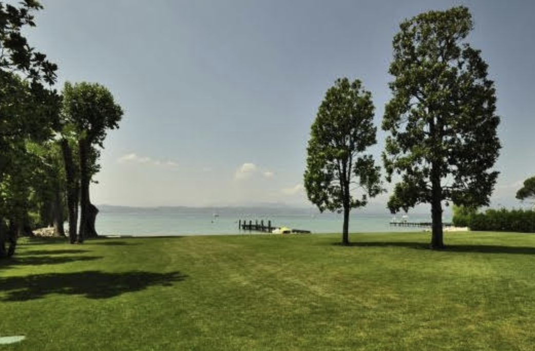 Вилла у озера Гарда, Италия, 700 м2 фото 5