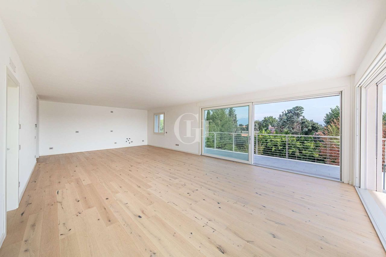 Пентхаус у озера Гарда, Италия, 160 м2 фото 4