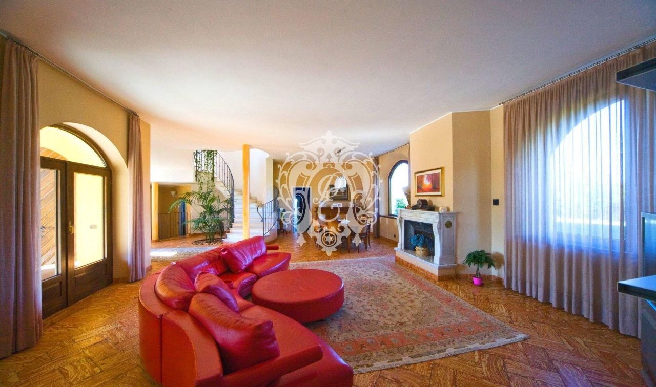 Вилла в Комо, Италия, 1 235 м2 фото 4