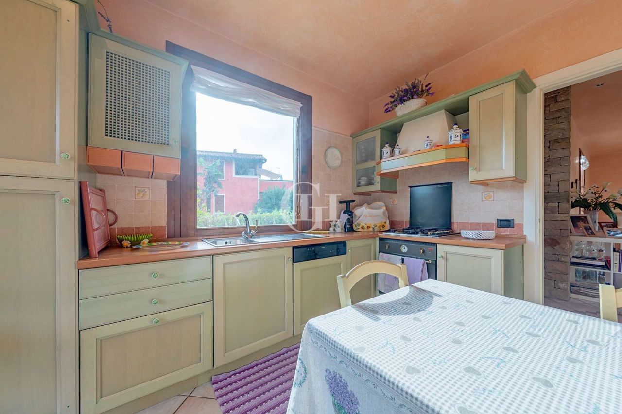 Вилла у озера Гарда, Италия, 350 м2 фото 5