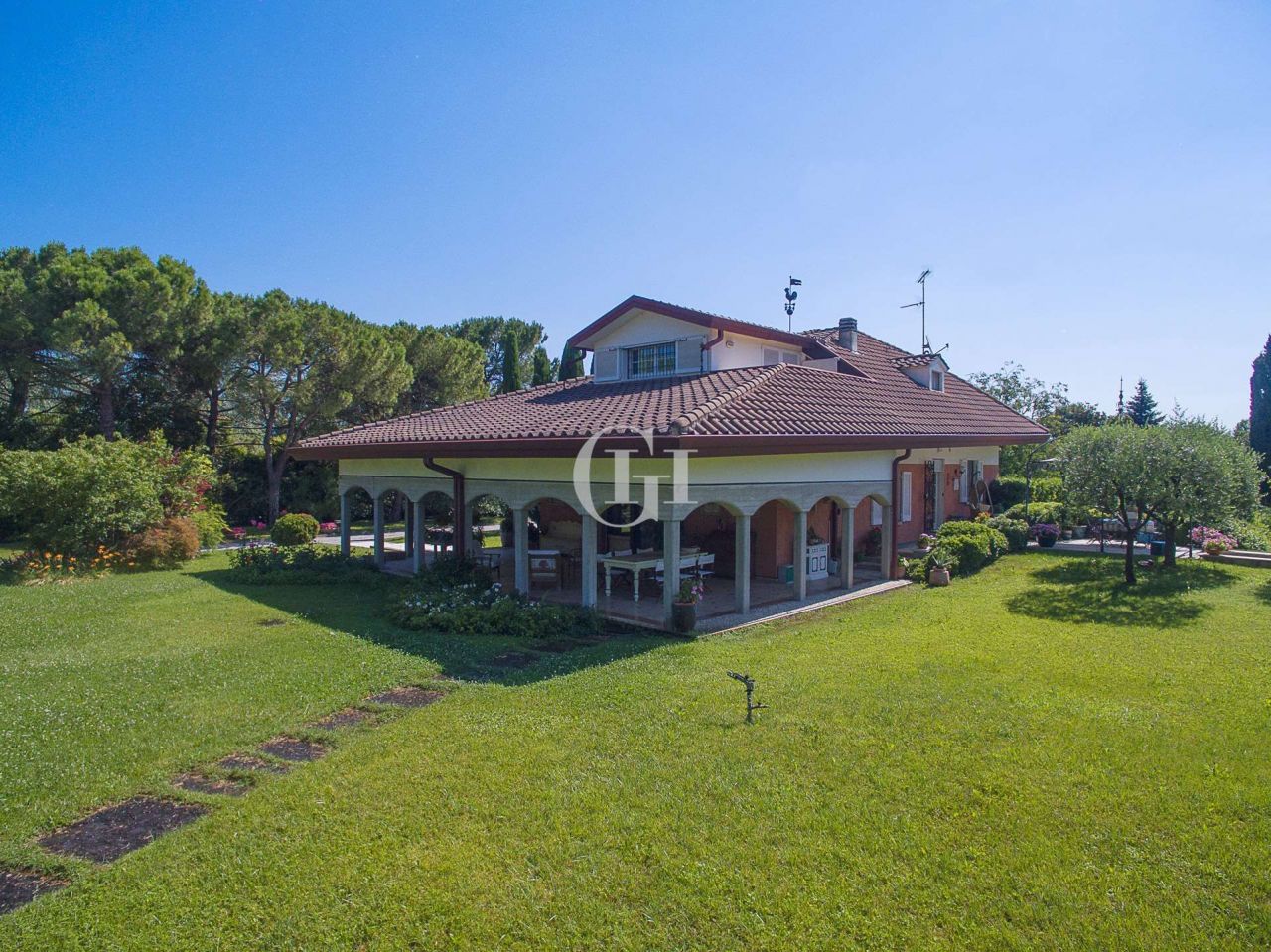 Вилла у озера Гарда, Италия, 541.55 м2 фото 2