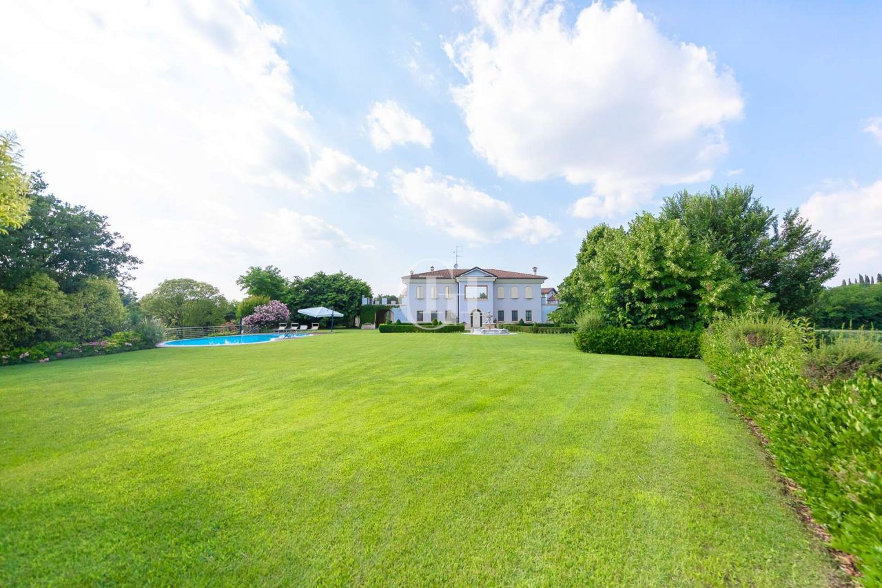 Вилла у озера Гарда, Италия, 500 м2 фото 3