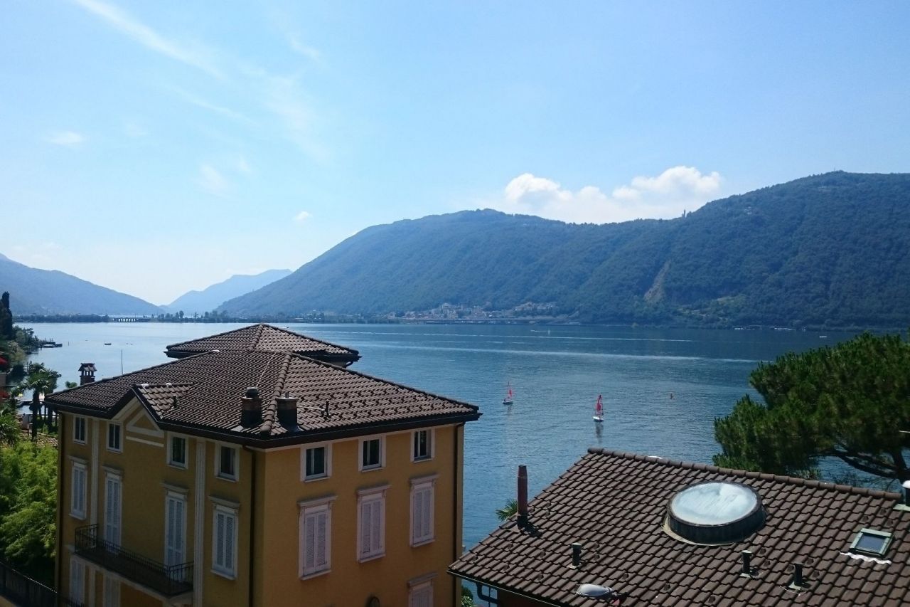 Квартира в Кампионе-д'Италия, Италия, 45 м2 фото 1