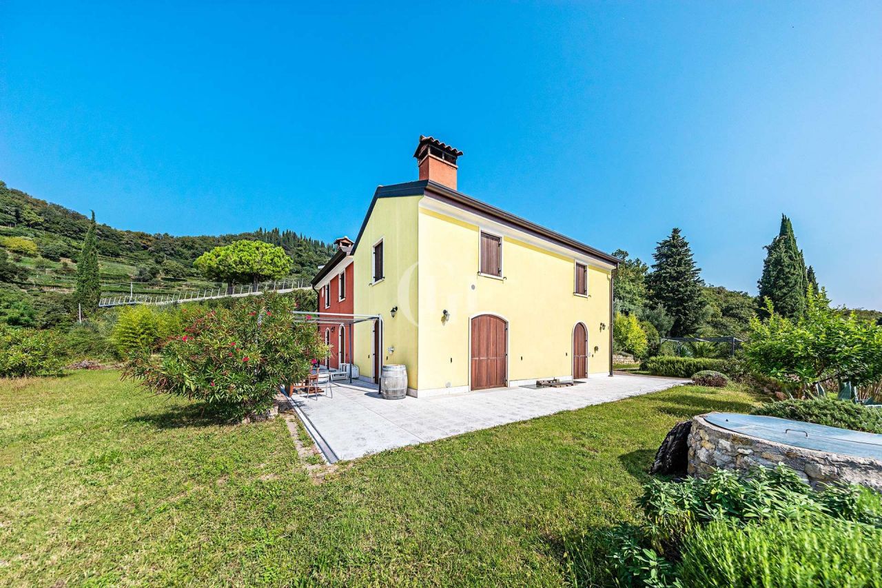 Коттедж у озера Гарда, Италия, 180 м2 фото 2