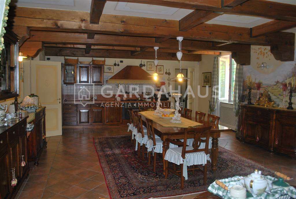 Вилла у озера Гарда, Италия, 700 м2 фото 3