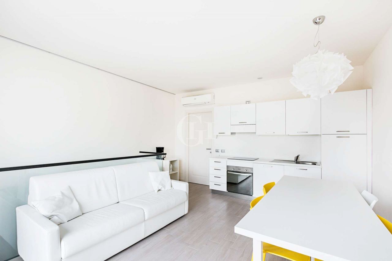 Апартаменты у озера Гарда, Италия, 110 м2 фото 2