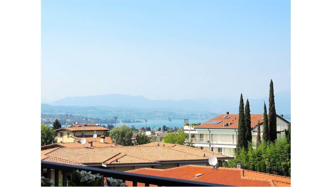 Квартира у озера Гарда, Италия, 120 м2 фото 2