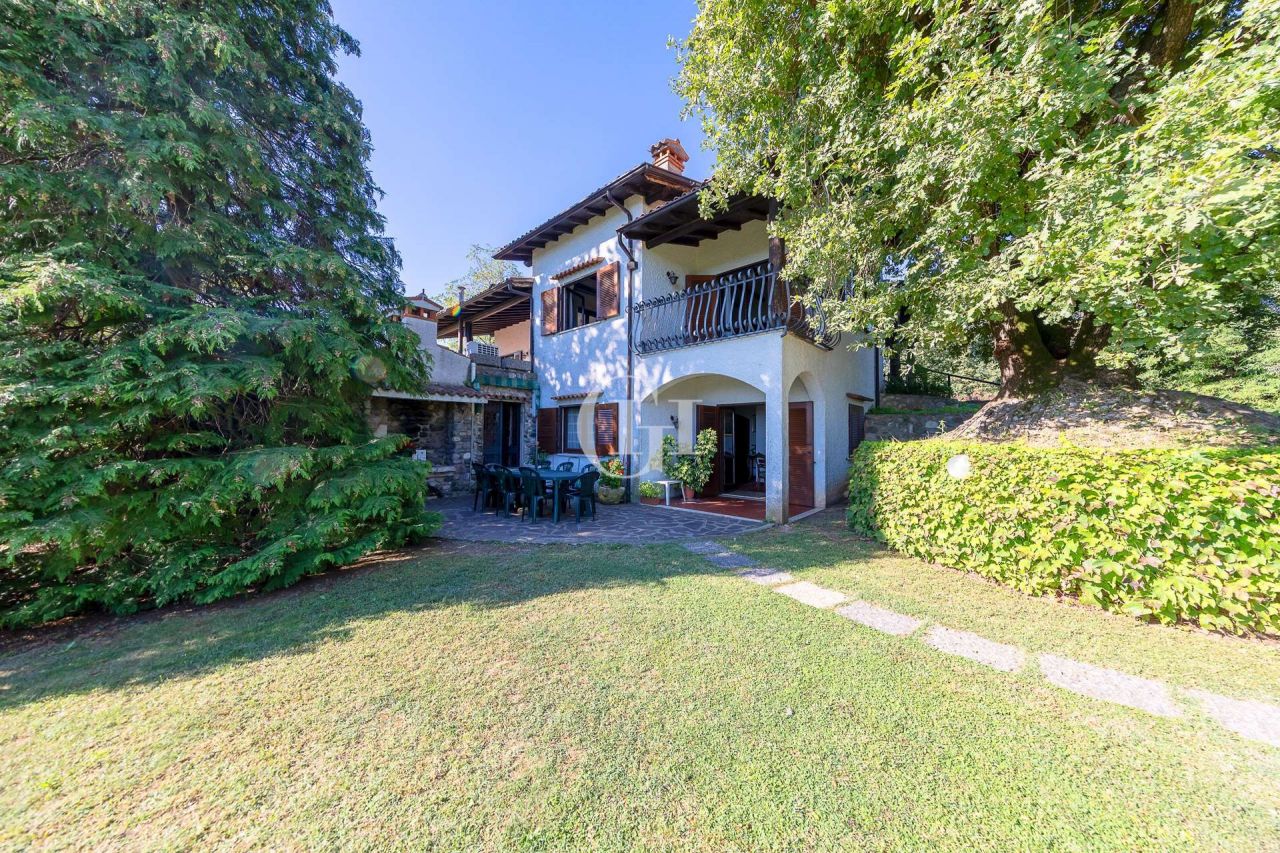 Вилла у озера Гарда, Италия, 500 м2 фото 4