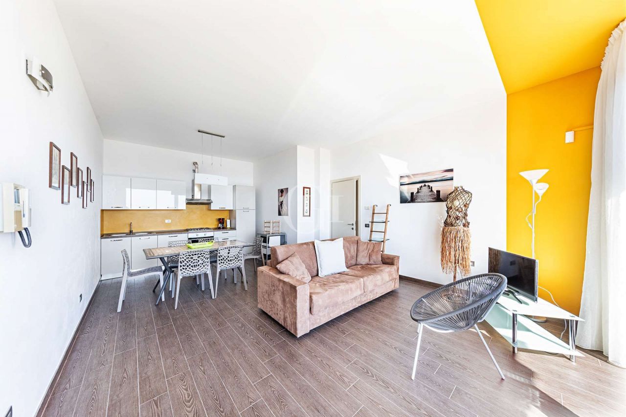 Квартира у озера Гарда, Италия, 120 м2 фото 3