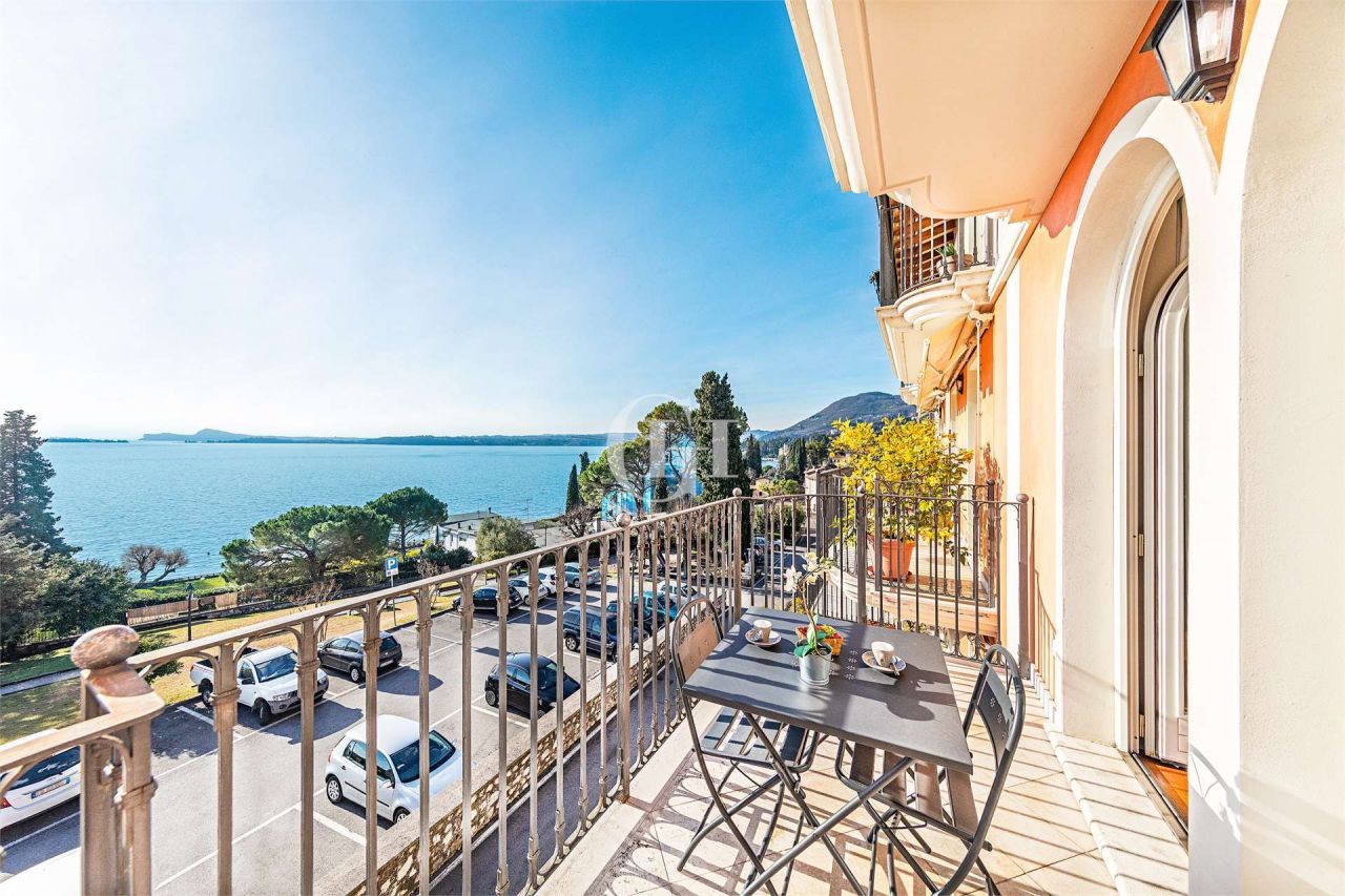 Апартаменты у озера Гарда, Италия, 114 м2 фото 2