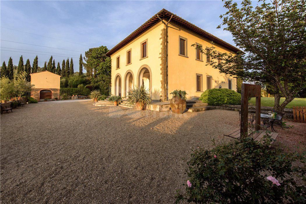 Вилла в Винчи, Италия, 630 м2 фото 1