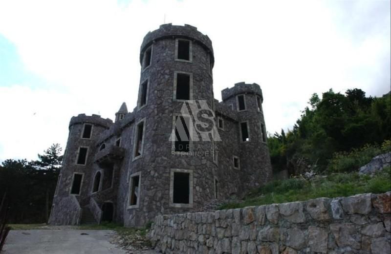 Замок в Баре, Черногория, 1 050 м2
