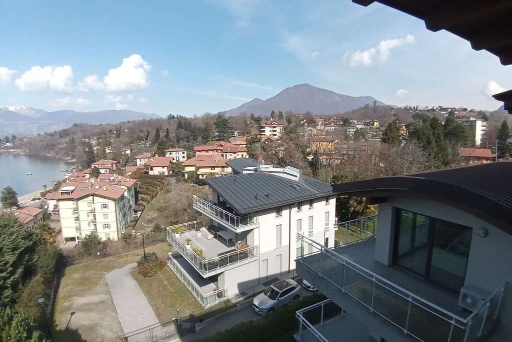 Квартира у озера Маджоре, Италия, 107 м2 фото 2