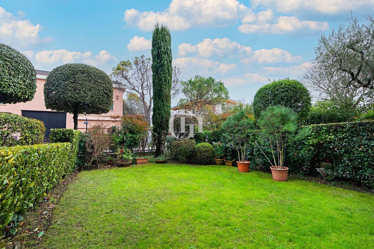 Квартира у озера Гарда, Италия, 60 м2 фото 5