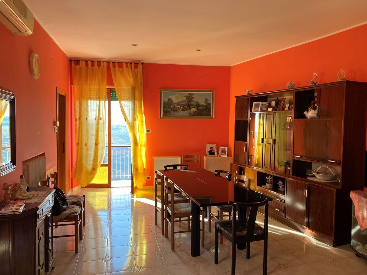 Таунхаус в Пинето, Италия, 100 м2 фото 2