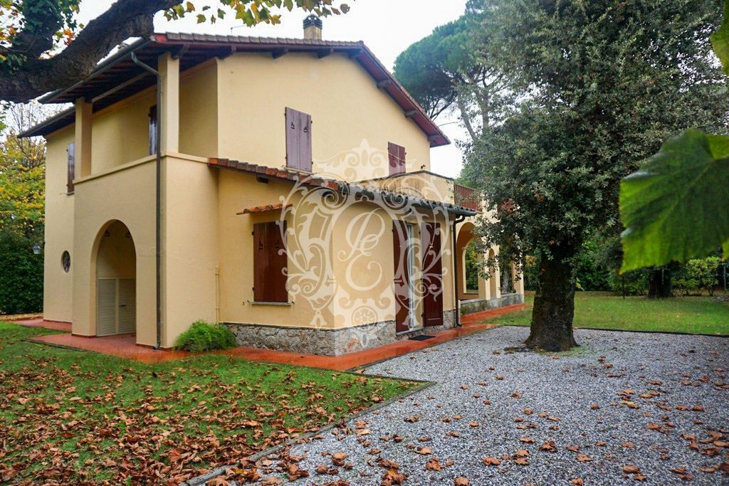 Вилла в Форте деи Марми, Италия, 250 м2 фото 3