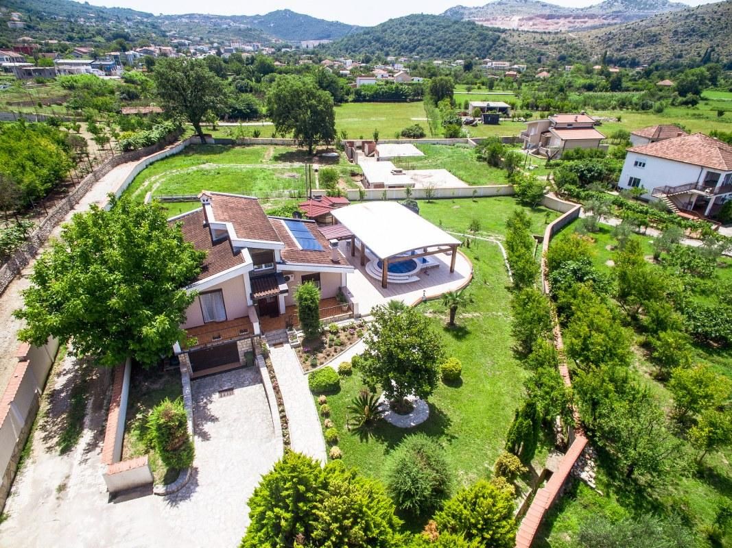 Дом в Баре, Черногория, 250 м2 фото 1