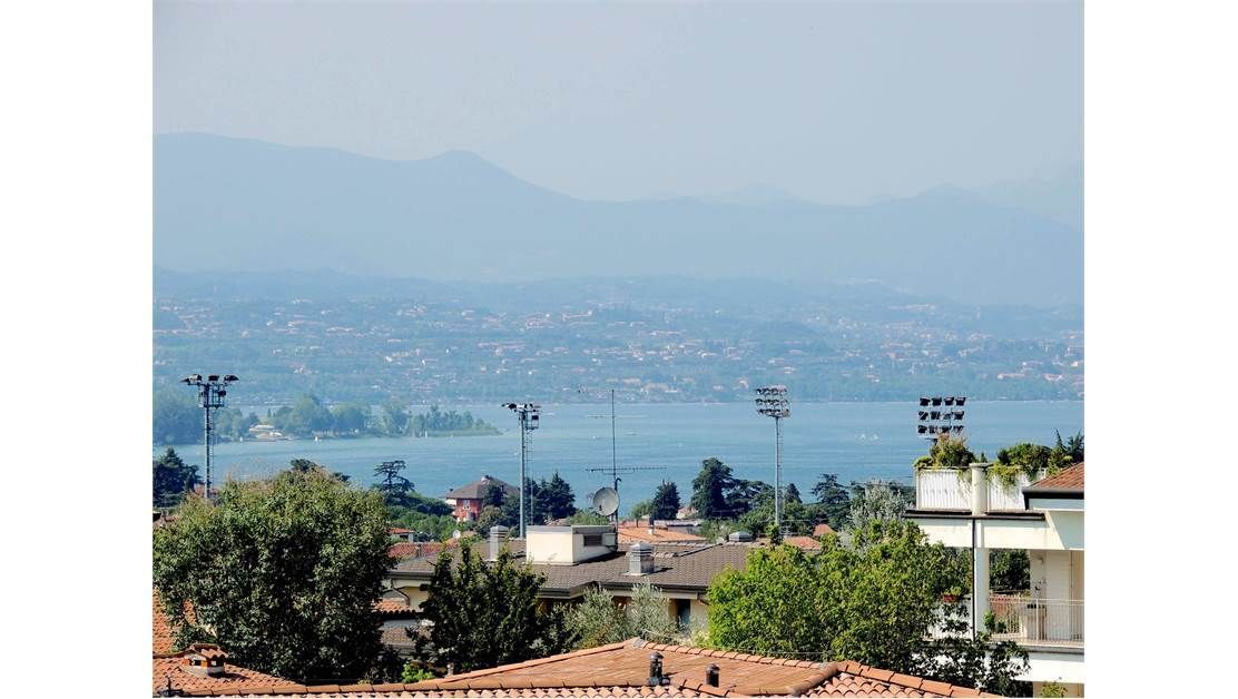 Квартира у озера Гарда, Италия, 120 м2 фото 1