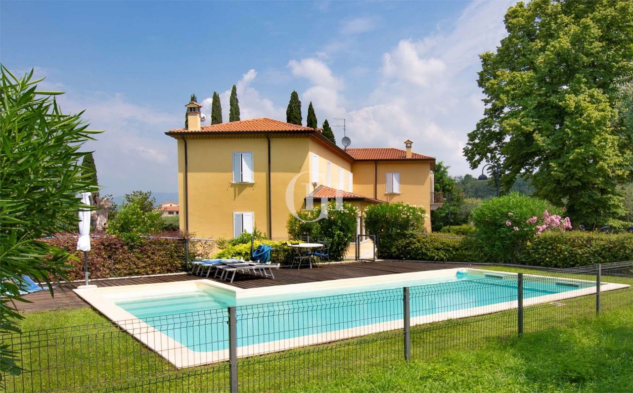 Поместье у озера Гарда, Италия, 750 м2 фото 2