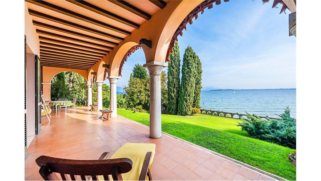 Вилла у озера Гарда, Италия, 450 м2 фото 1