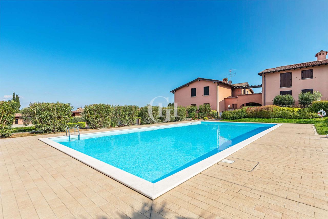 Квартира у озера Гарда, Италия, 60 м2 фото 4