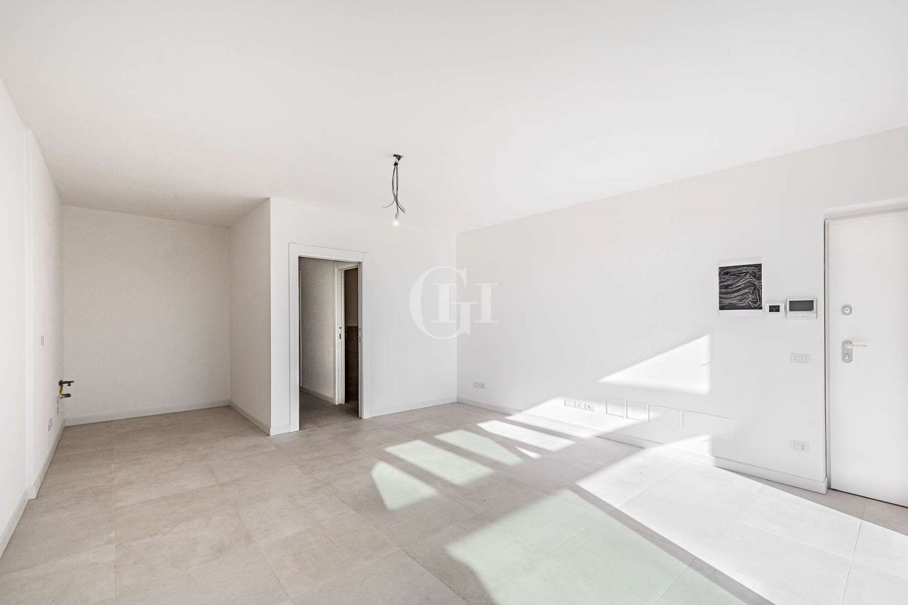 Квартира у озера Гарда, Италия, 95 м2 фото 4