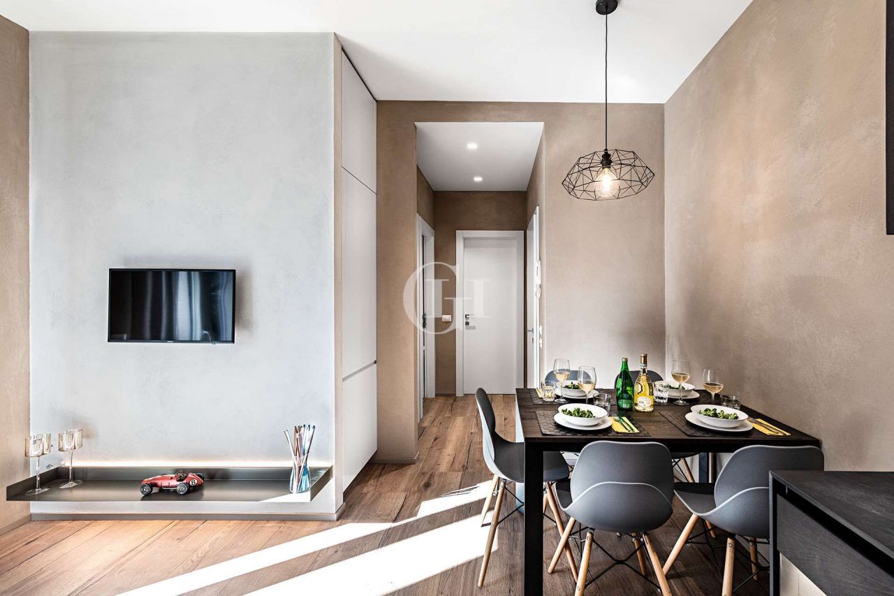 Квартира у озера Гарда, Италия, 54 м2 фото 1