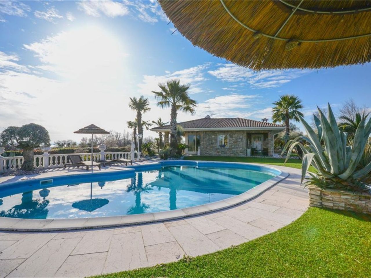 Вилла у озера Гарда, Италия, 300 м2 фото 1