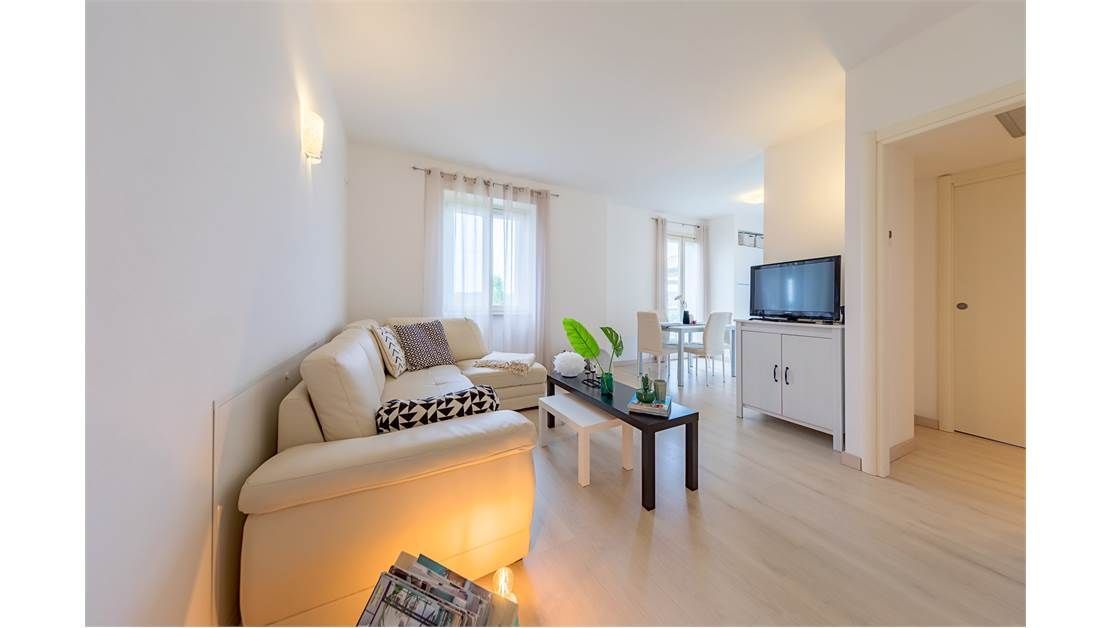 Квартира у озера Гарда, Италия, 85 м2 фото 2