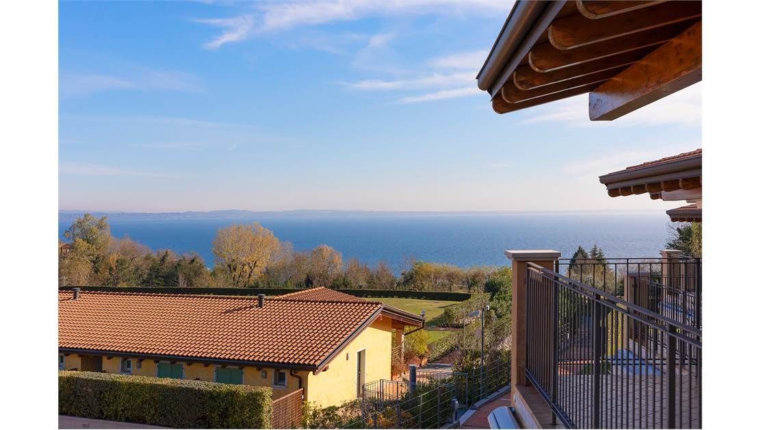 Апартаменты у озера Гарда, Италия, 100 м2 фото 1