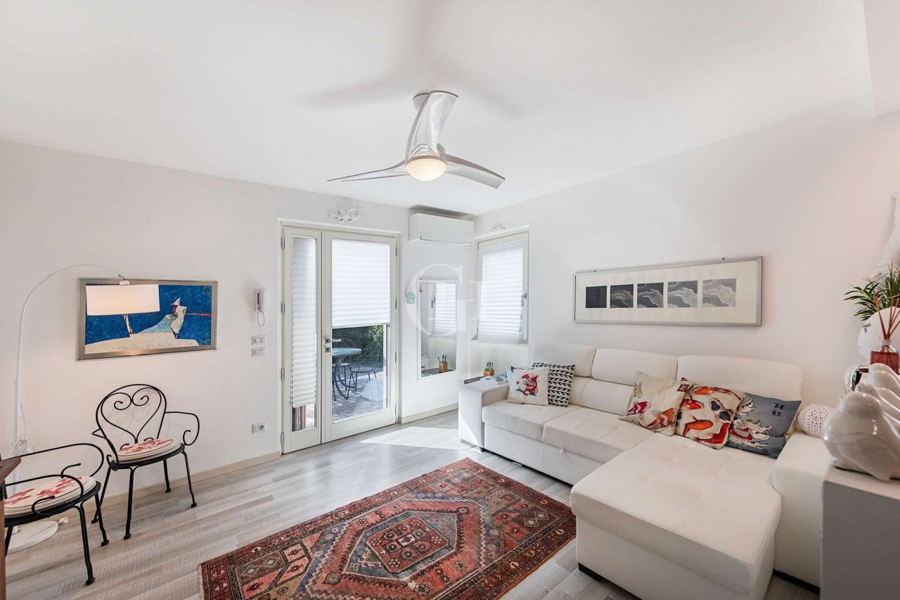 Апартаменты у озера Гарда, Италия, 75 м2 фото 4