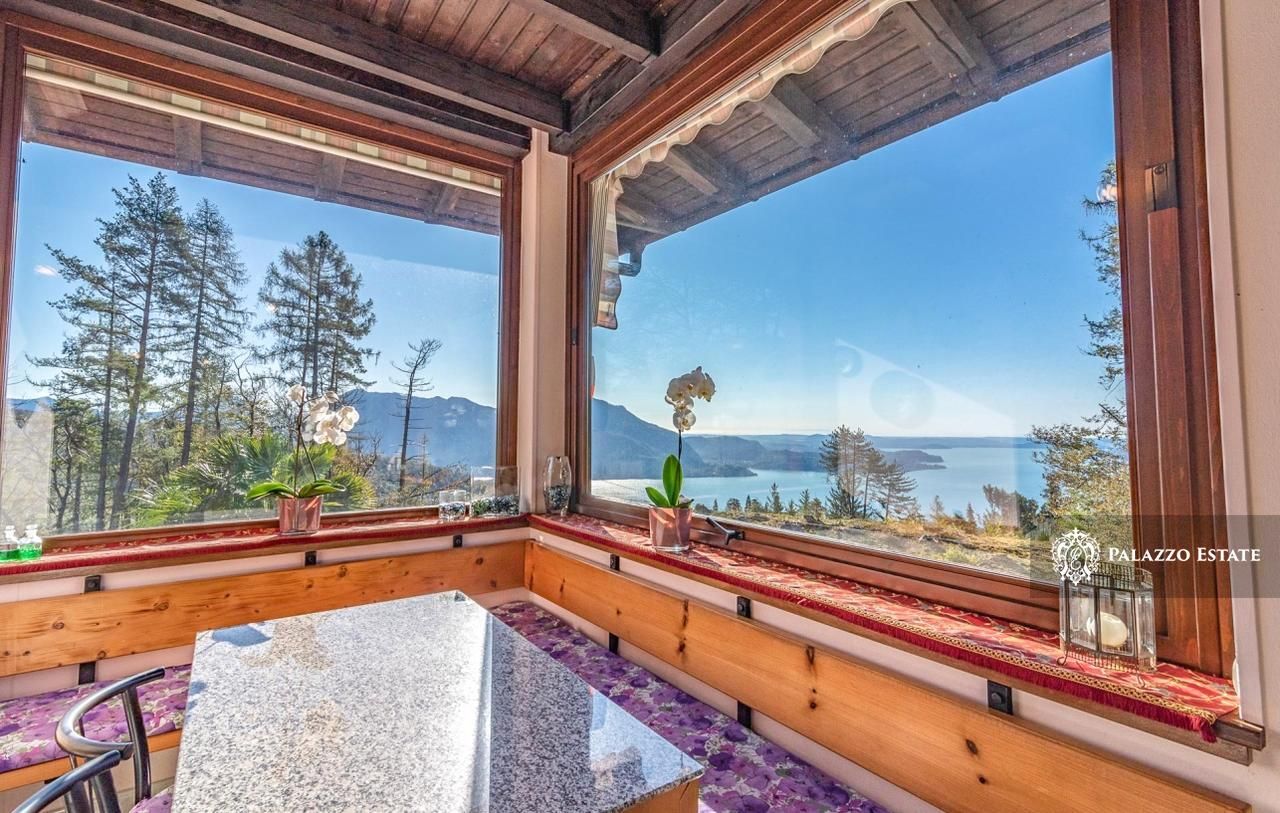 Вилла у озера Маджоре, Италия, 270 м2 фото 1