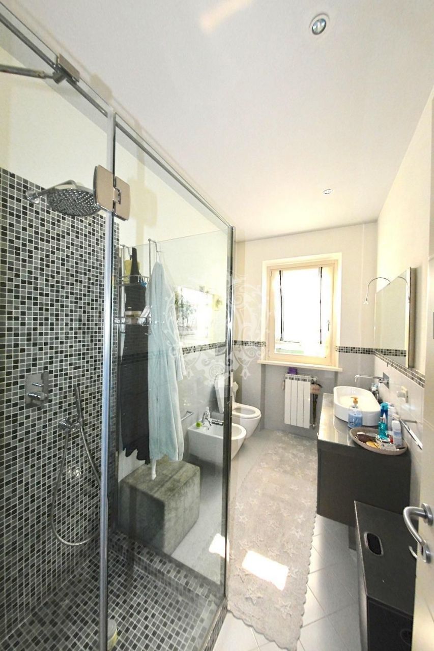 Вилла в Торре дель Лаго, Италия, 220 м2 фото 5