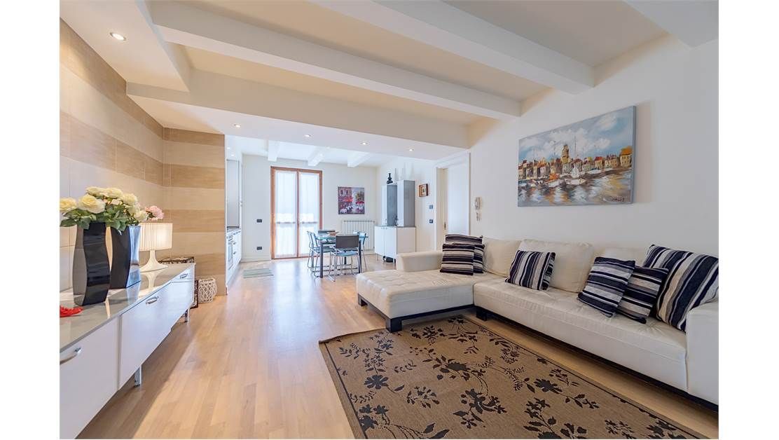 Вилла у озера Гарда, Италия, 100 м2 фото 3